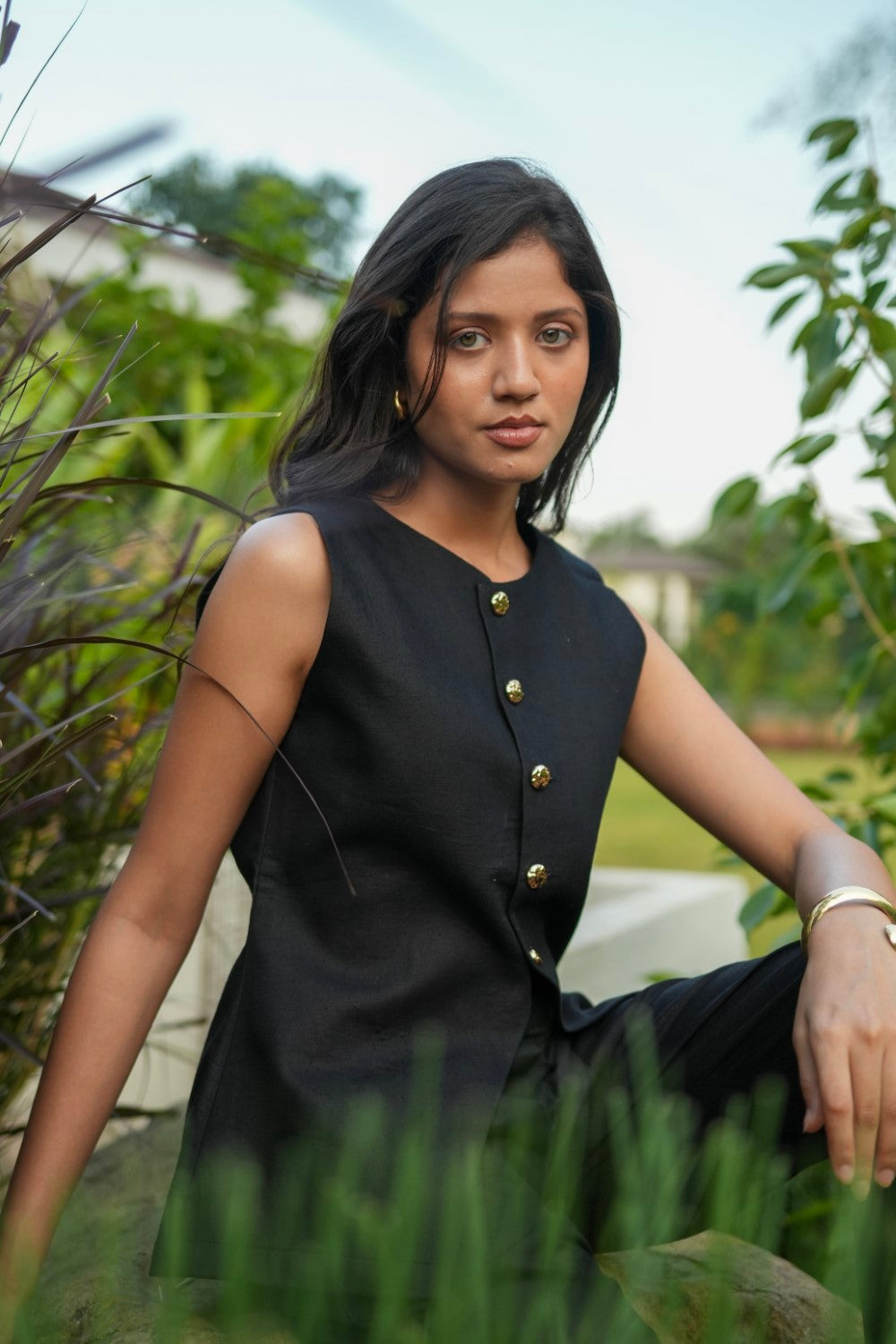 Noir Vest – Charcoal Black